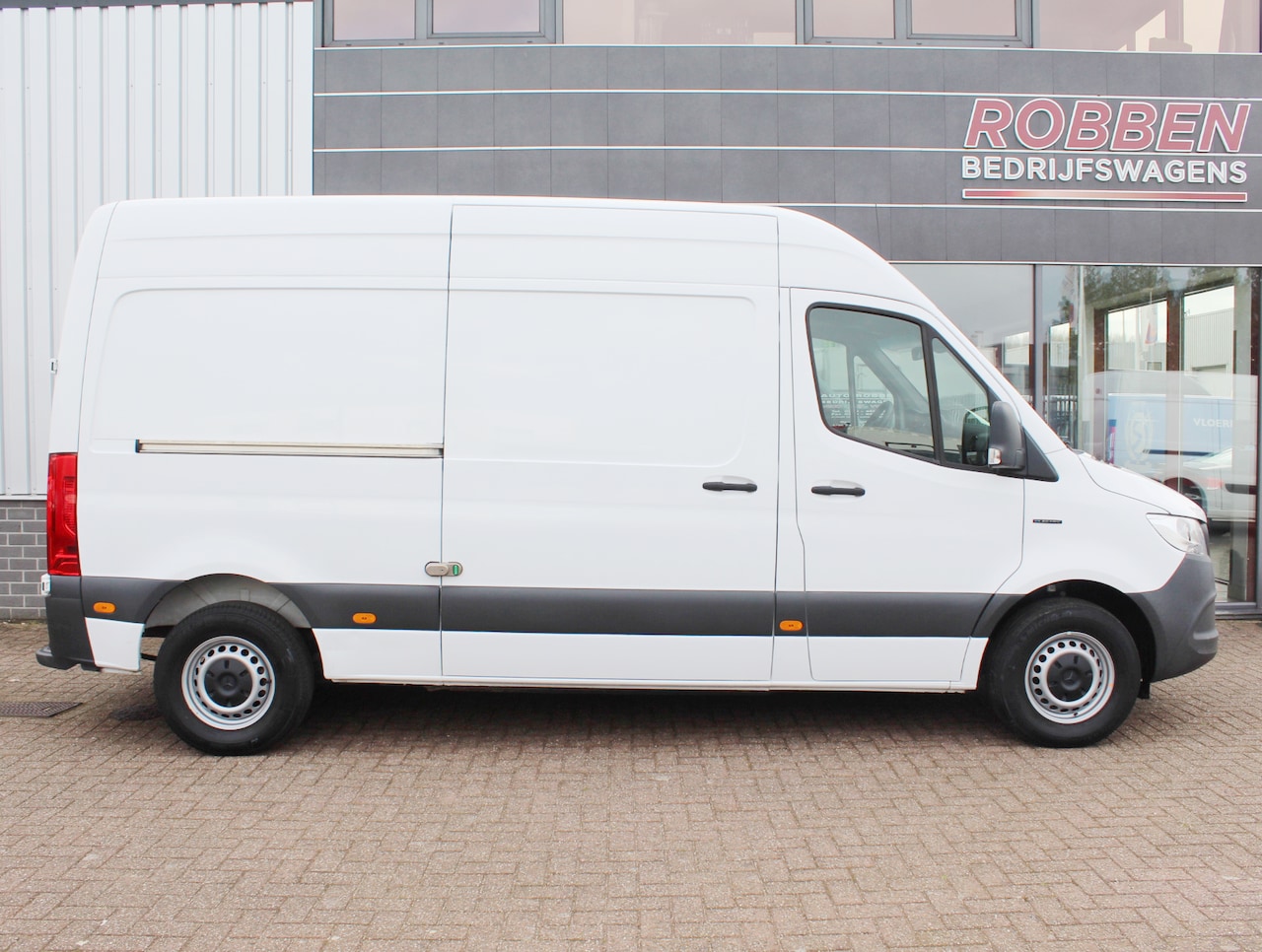 Mercedes-Benz eSprinter - L2H2 47 kWh Elektrisch Aut. Airco/Cam - AutoWereld.nl