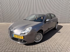 Alfa Romeo Giulietta - 1.4 T Distinctive Automaat|Navi|Leder|PDC|Stoelverwarming