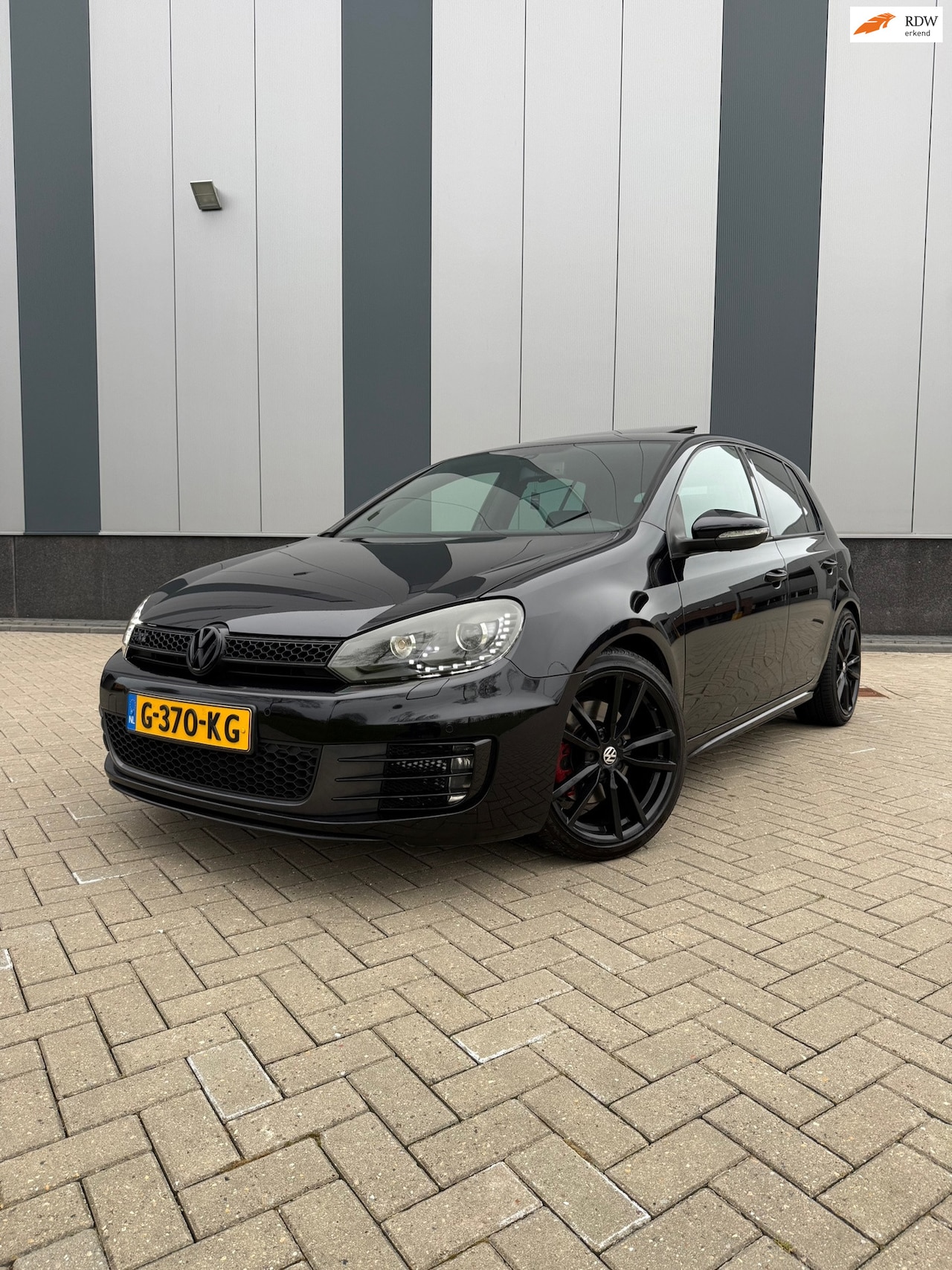 Volkswagen Golf - 2.0 GTI 270PK+ DSG 2010 Zwart | Leder | Pano | 19" Pretoria - AutoWereld.nl