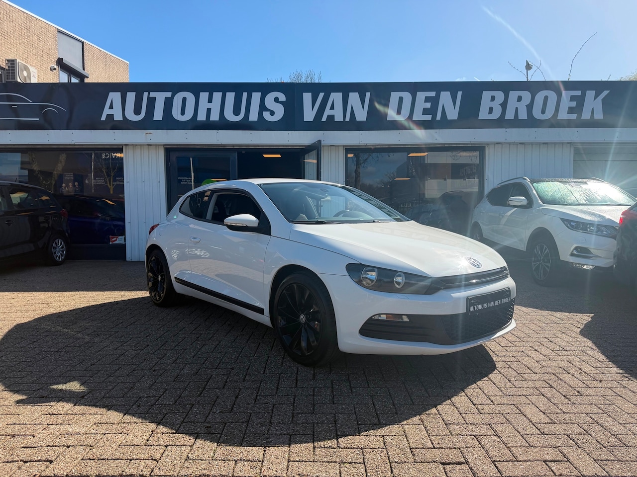 Volkswagen Scirocco - 1.4 TSI Highline|Navi|Cruise|Clima|Stoelverw|Lmv|Nw Apk - AutoWereld.nl