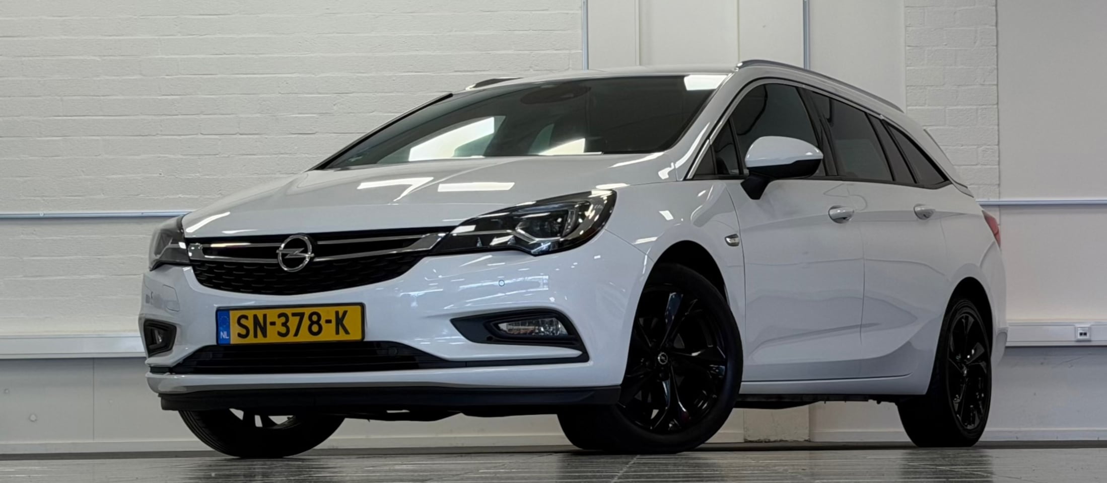 Opel Astra Sports Tourer - 1.4 Innovation 140pk 1e Eigenaar 100% onderhouden - AutoWereld.nl