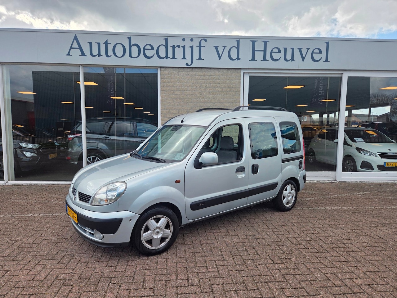 Renault Kangoo - 1.6-16V rolstoel auto * mindervalide aangepaste auto * rolstoel klep - AutoWereld.nl