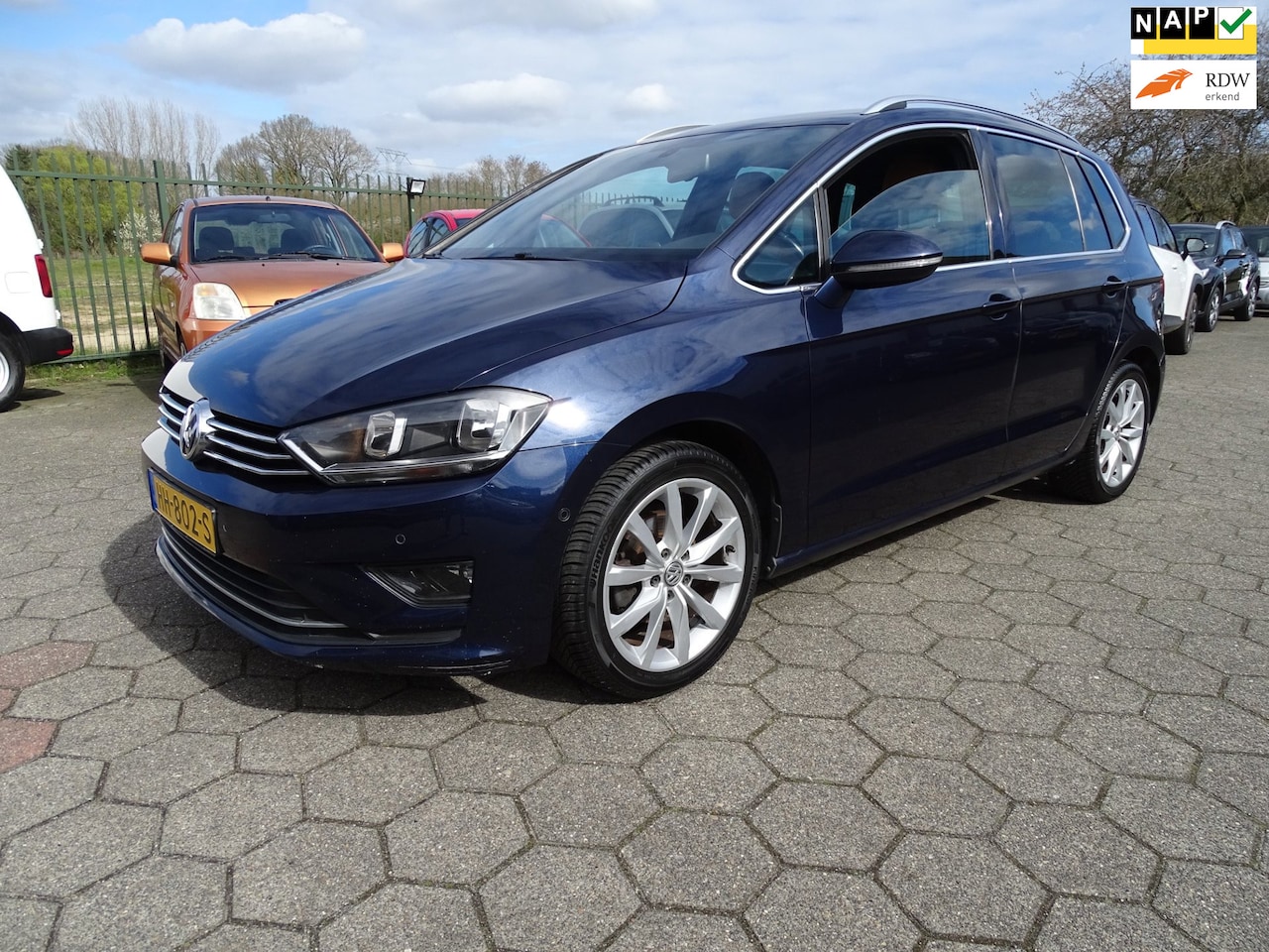 Volkswagen Golf Sportsvan - 1.2 TSI Business Edition AUTOMAAT/TREKHAAK - AutoWereld.nl