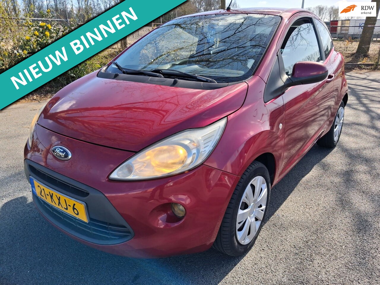 Ford Ka - 1.2 Titanium LEUKE AUTO RIJDT EN SCHAKELT GOED - AutoWereld.nl