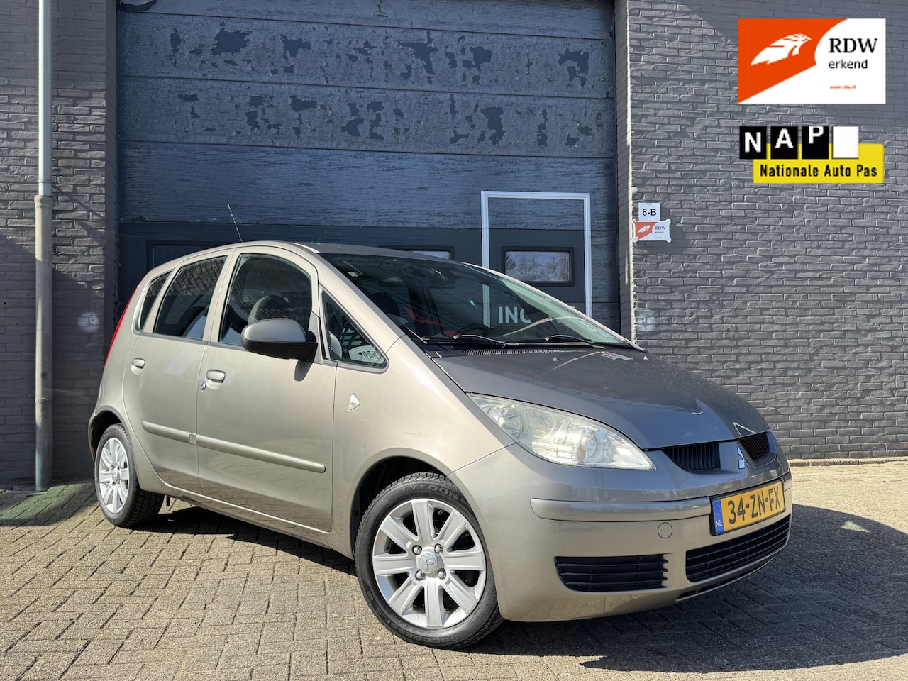 Mitsubishi Colt - 1.3 Invite+ Automaat.Airco.Elecpakket.Pdc.LMV!!!! - AutoWereld.nl
