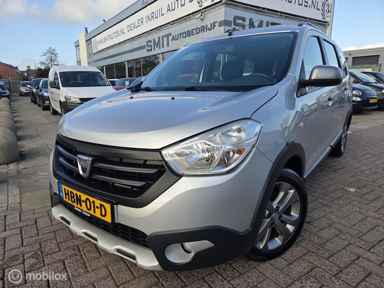 Dacia Lodgy - 1.2 TCe Lauréate 7p.|NW Distributie Riem| - AutoWereld.nl