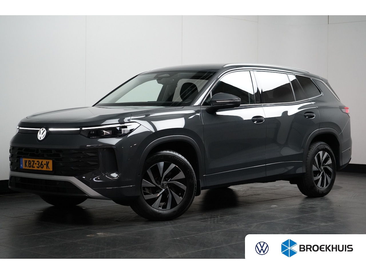 Volkswagen Tayron - 1.5 TSI Life 7persoons | Achteruitrijcamera | Dodehoek detectie | Voorstoelen verwarmd - AutoWereld.nl