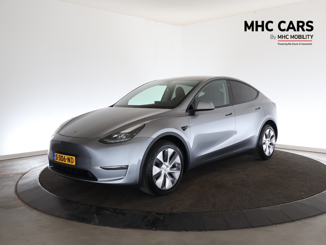 Tesla Model Y - Long Range AWD 75 kWh | Afn. Trekhaak | Camera | Navigatie | Cruise Control | - AutoWereld.nl