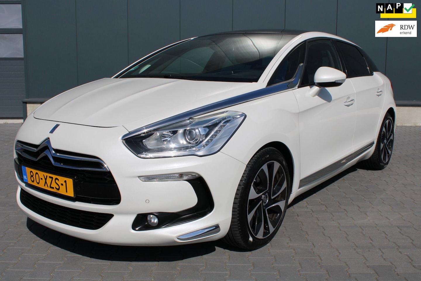 Citroën DS5 - 1.6 THP So Chic Panoramadak Trekhaak Navigatie - AutoWereld.nl