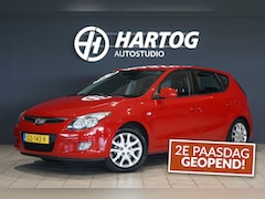 Hyundai i30 - 2.0i i-Catcher + AUTOMAAT / LEDER / DEALER ONDERHOUDEN / STOELVERWARMING