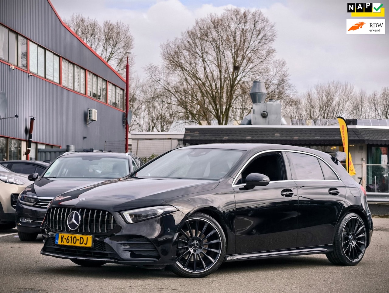 Mercedes-Benz A-klasse - 180 Business Solution AMG // APP CONNECT / CAMERA / LED / AUTOMAAT / NAP - AutoWereld.nl