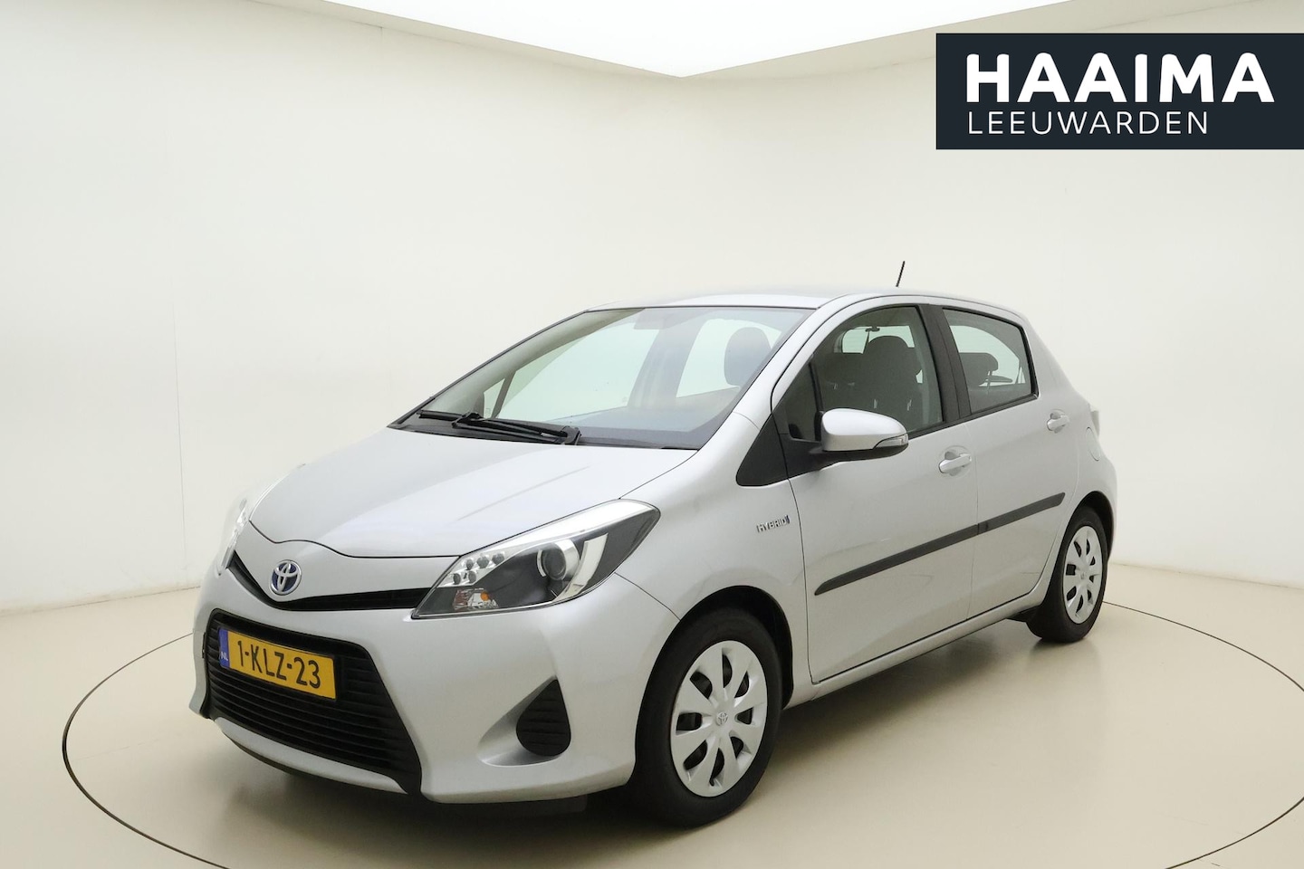Toyota Yaris - 1.5 Full Hybrid Aspiration | Automaat | Camera | Climate control | Trekhaak | Cruise contr - AutoWereld.nl