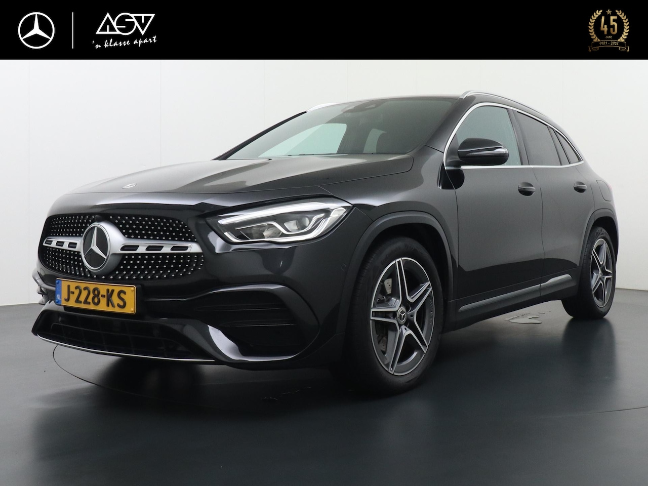 Mercedes-Benz GLA-Klasse - 200 AMG Business Solution | Trekhaak Wegklapbaar | Sfeerverlichting | Achteruitrij Camera - AutoWereld.nl