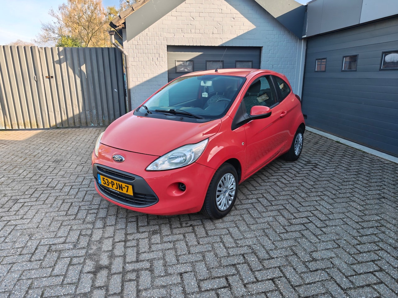 Ford Ka - 1.2 Comfort start/stop 1.2 Comfort start/stop,Airco Elektrische ramen,Nieuwe apk,Zeer lage kmst. - AutoWereld.nl