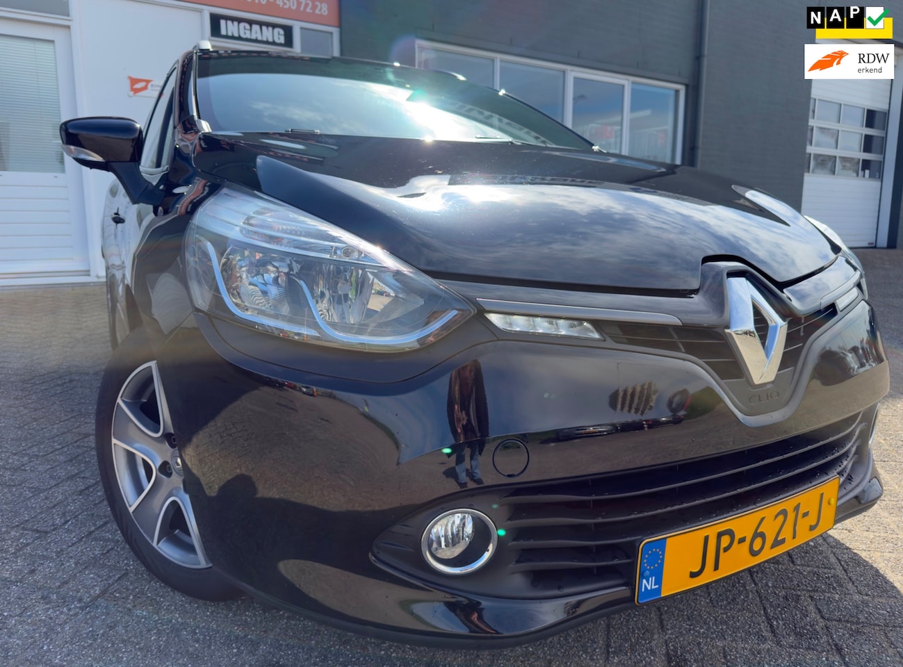 Renault Clio Estate - 0.9 TCe Night&Day van 2de Eig met parkeersensoren en trekhaak en navigatie en bluetooth te - AutoWereld.nl