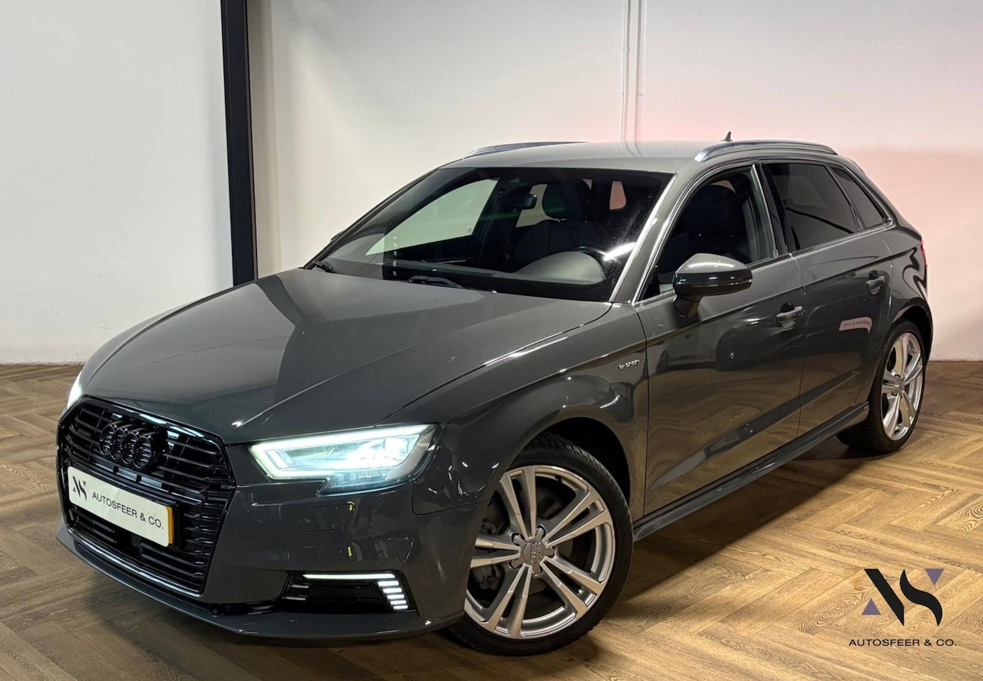 Audi A3 Sportback - 1.4 e-tron Lease Edition PDC NAVI LED - AutoWereld.nl