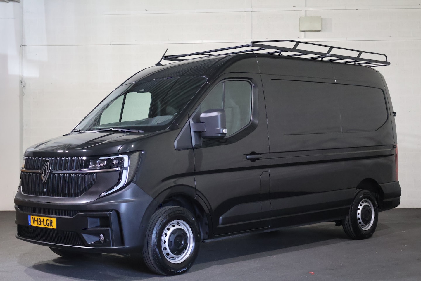 Renault Master - 2.0 dCi 170pk L2 H2 Airco Navigatie Camera Imperiaal - AutoWereld.nl