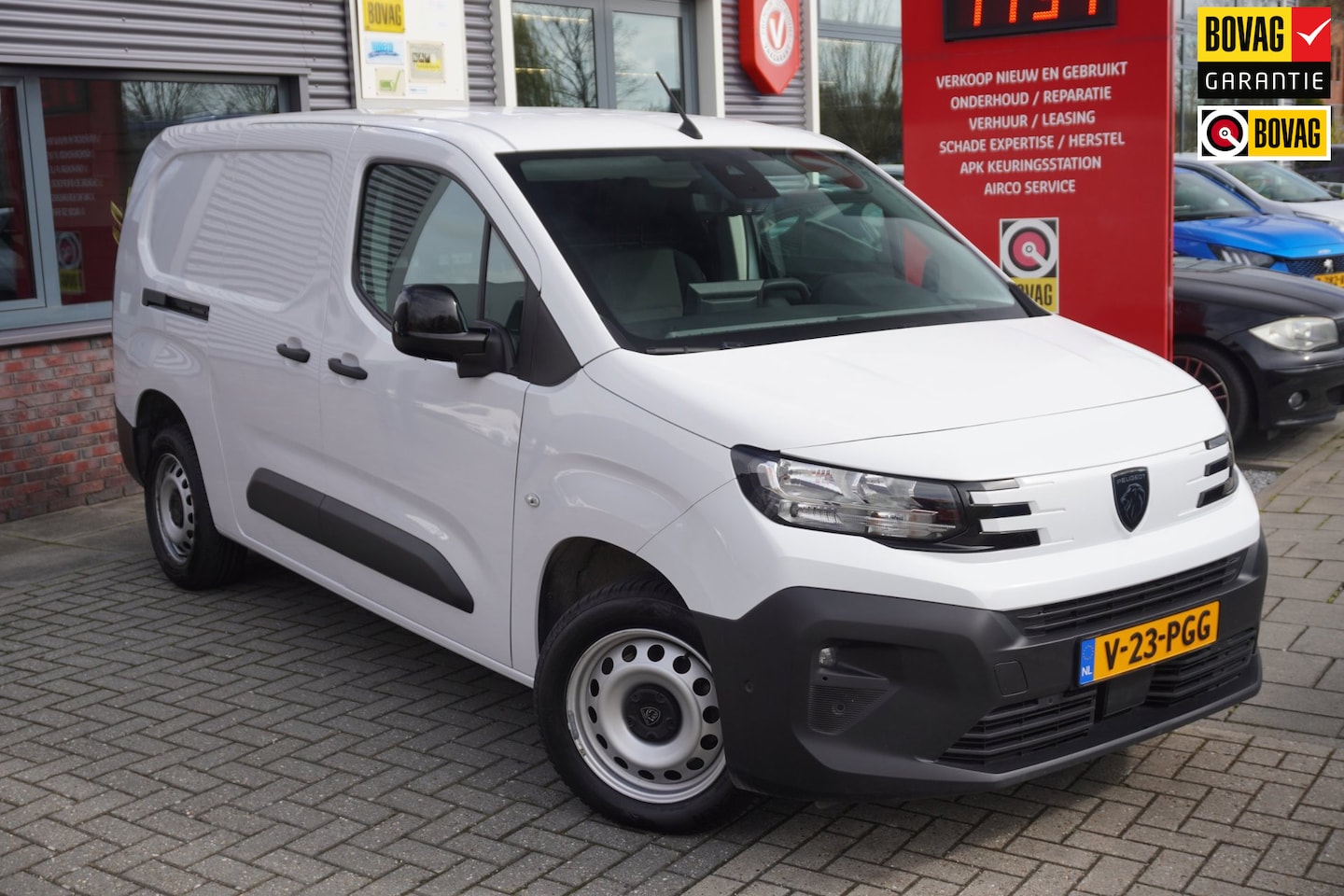 Peugeot Partner - 1.5 BlueHDi 130 S&S L2 / Carplay / 360 Camera / Blind spot / Btw - AutoWereld.nl