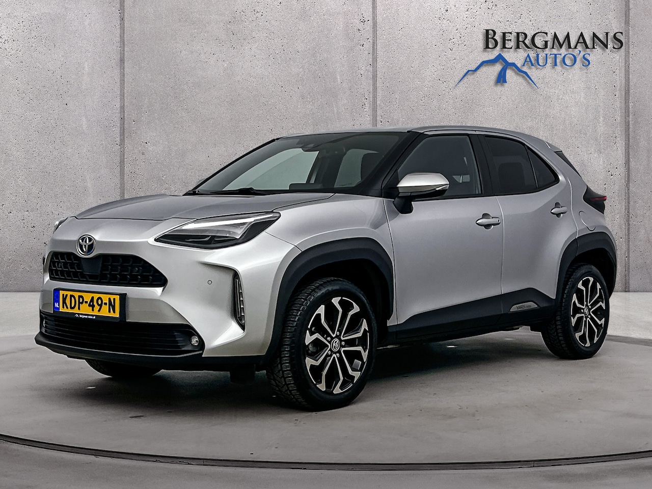 Toyota Yaris Cross - 1.5 Hybrid First Edition // KEYLESS // STOELVERWARMING // CARPLAY // CAMERA // - AutoWereld.nl