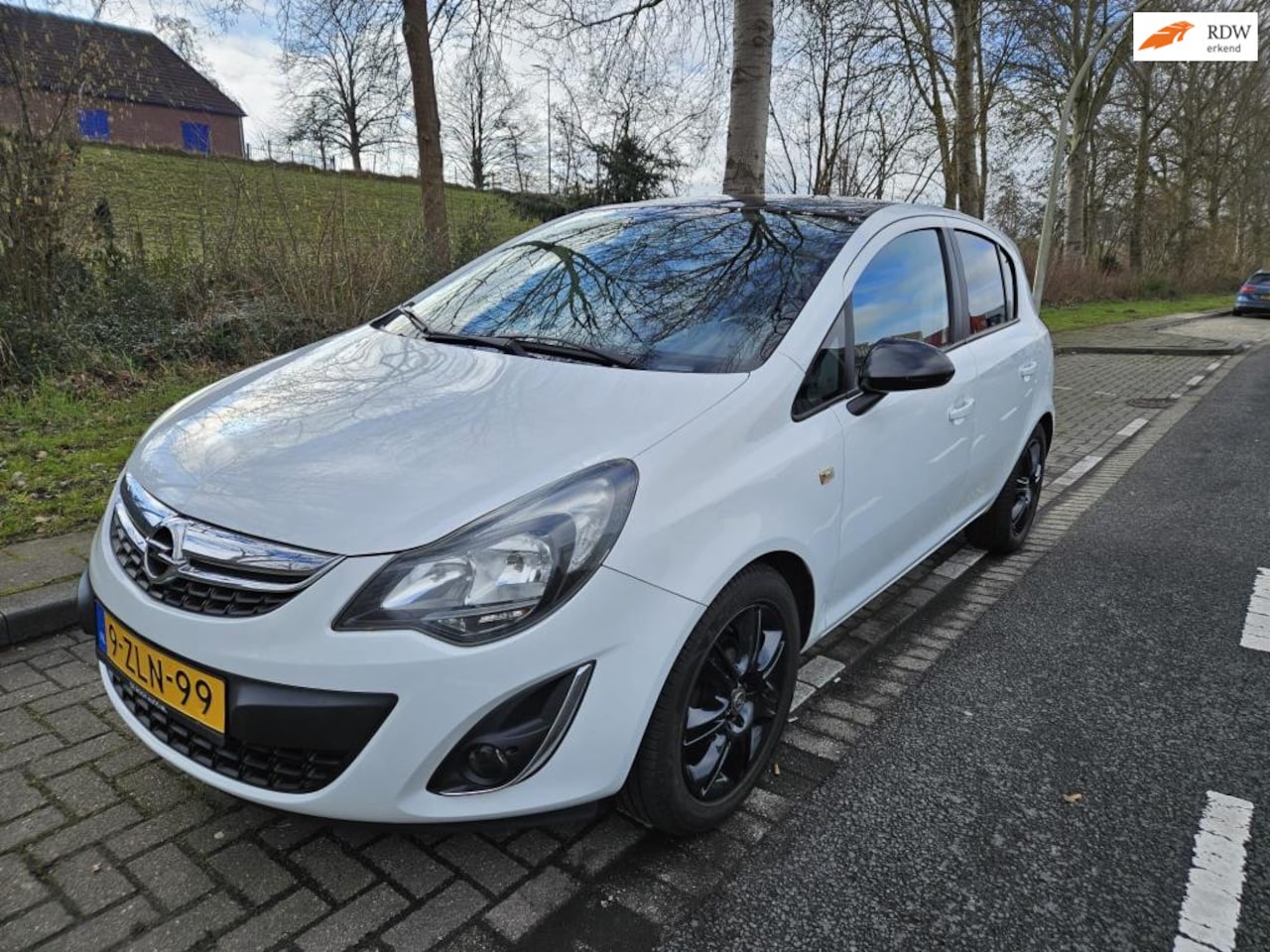 Opel Corsa - 1.2-16V Cosmo automaat ,airco ,nieuwe apk - AutoWereld.nl