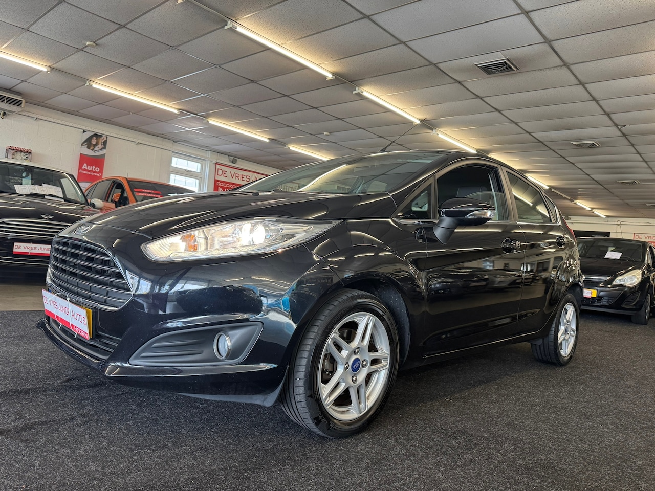 Ford Fiesta - 1.0 EcoBoost Titanium. Cruise/climate, Distr v.v, bt/usb/aux en goed onderhouden! - AutoWereld.nl