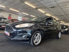 Ford Fiesta - 1.0 EcoBoost Titanium. Cruise/climate, Distr v.v, bt/usb/aux, nwe apk en goed onderhouden