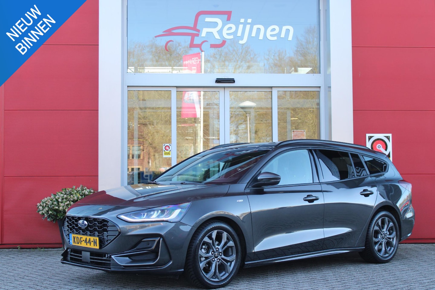 Ford Focus Wagon - 1.0 155PK AUTOMAAT Hybrid ST LINE | ALL SEASON BANDEN | NAVIGATIE | DRAADLOZE APPLE CARPLA - AutoWereld.nl