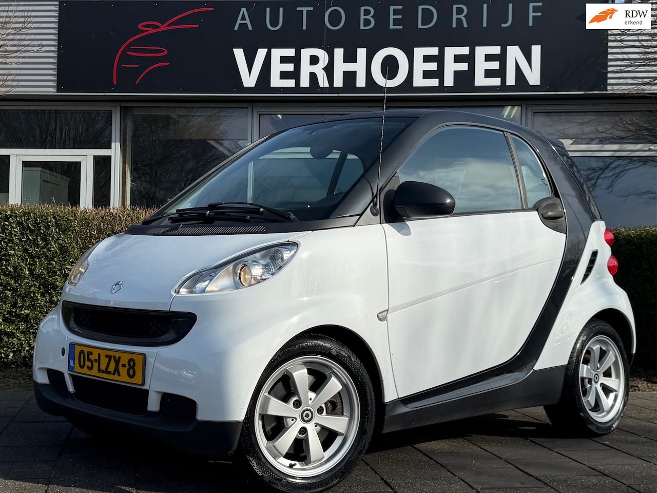Smart Fortwo coupé - 1.0 mhd Pure - AUTOMAAT - AIRCO - APK TOT 02-2027 - XENON ! - AutoWereld.nl