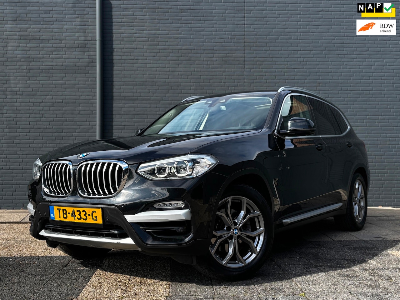 BMW X3 - XDrive20i High Executive | Full Option - AutoWereld.nl