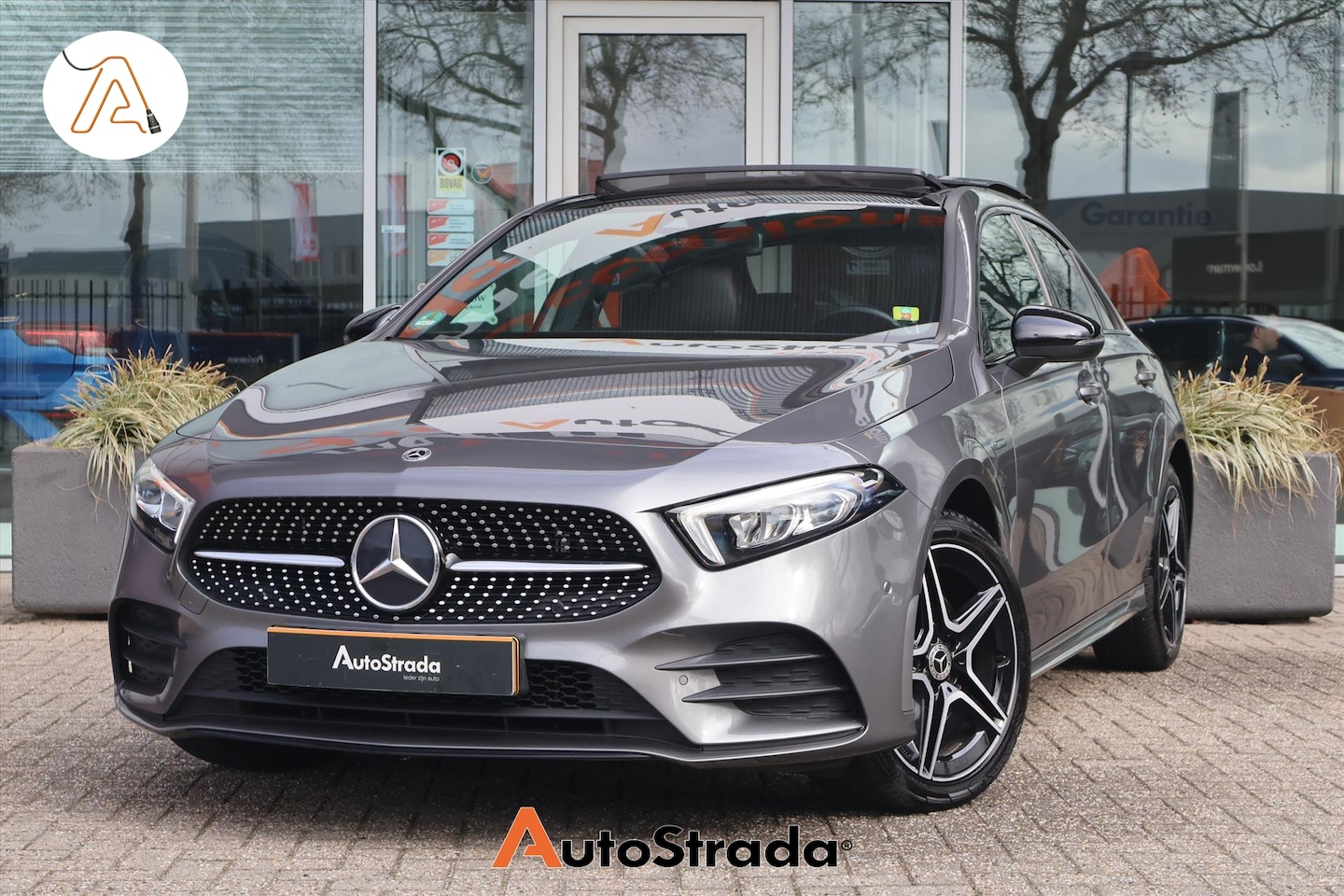 Mercedes-Benz A-klasse - Limousine A 250 e AMG-Line 218pk | LED | Sfeer | Camera | Pano | Cruise | Night Pakket | S - AutoWereld.nl