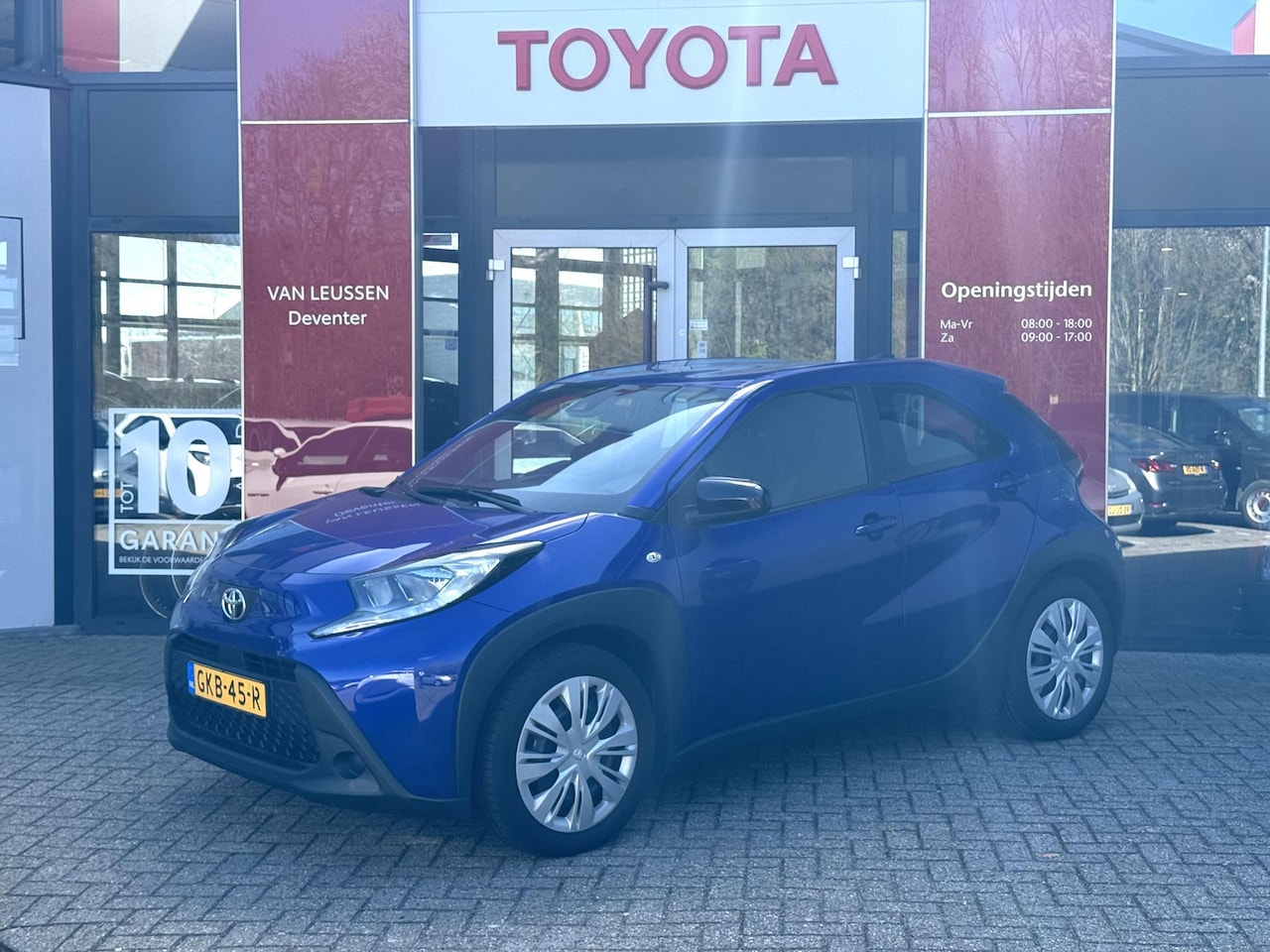 Toyota Aygo X - 1.0 VVT-i MT Play LAGE KM STAND NL-AUTO 1E EIGENAAR CAMERA - AutoWereld.nl