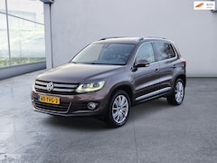 Volkswagen Tiguan - 1.4 TSI Sport&Style Luxe uitvoering | Panorama dak | Cruise | Navi