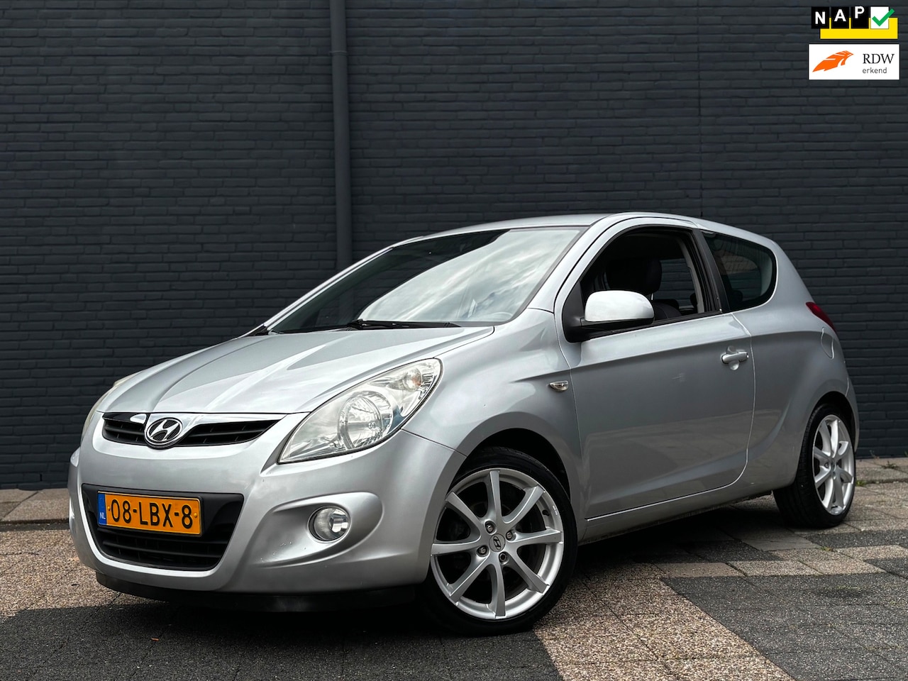 Hyundai i20 - 1.2i DynamicVersion | Airco - AutoWereld.nl