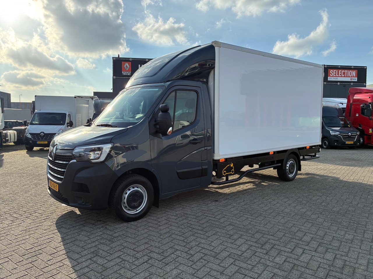 Renault Master E-Tech - ccab, FWD 3T5, Airco, Camera's , accupakket 52 KWH - AutoWereld.nl