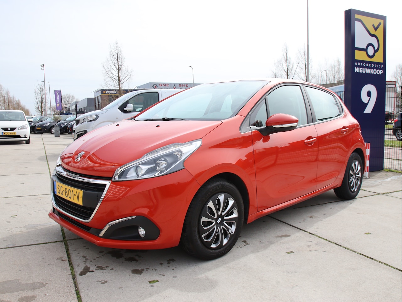 Peugeot 208 - 1.2 PureTech Blue Lion Carplay, LED, Navigatie, DAB+ Prijspakker! - AutoWereld.nl