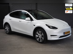 Tesla Model Y - RWD 58 kWh Black & White interior