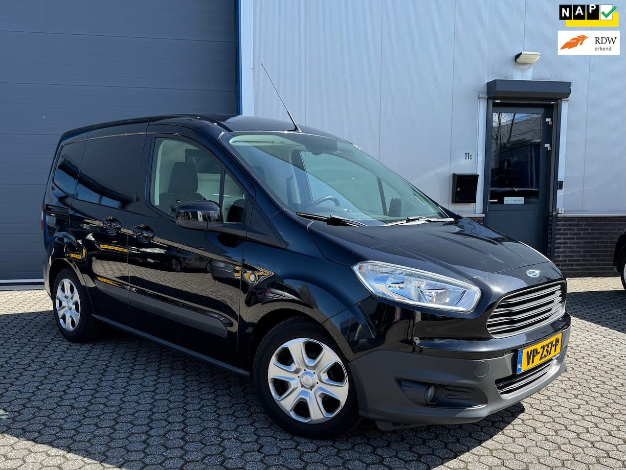 Ford Transit Courier - 1.5 TDCI Trend | AIRCO | STOELVERW | NAVI | VOORRUIT VERW | PDC | - AutoWereld.nl