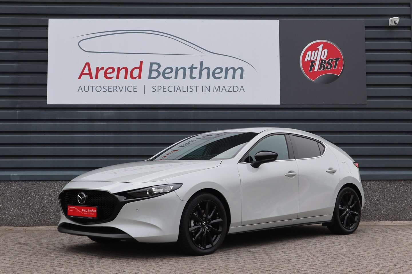 Mazda 3 - 2.0 e-SkyActiv-X M Hybrid 186 Homura Camera / Head-up / LED / Navi / Clima / Cruise - AutoWereld.nl