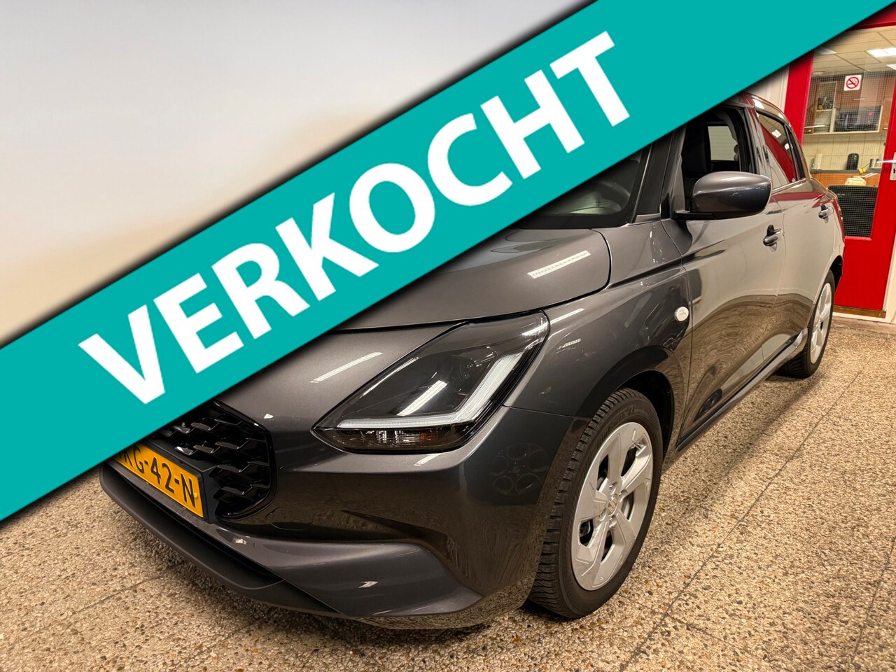 Suzuki Swift - 1.2 Select Smart Hybrid | Automaat | Carplay | All Season | 10 jaar Garantie! - AutoWereld.nl