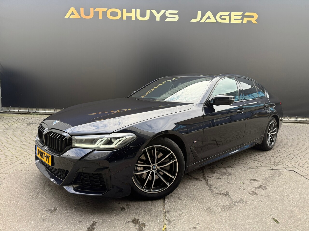 BMW 5-serie - 520i High Executive Edition Mpakket Leder Carplay Memory Camera - AutoWereld.nl