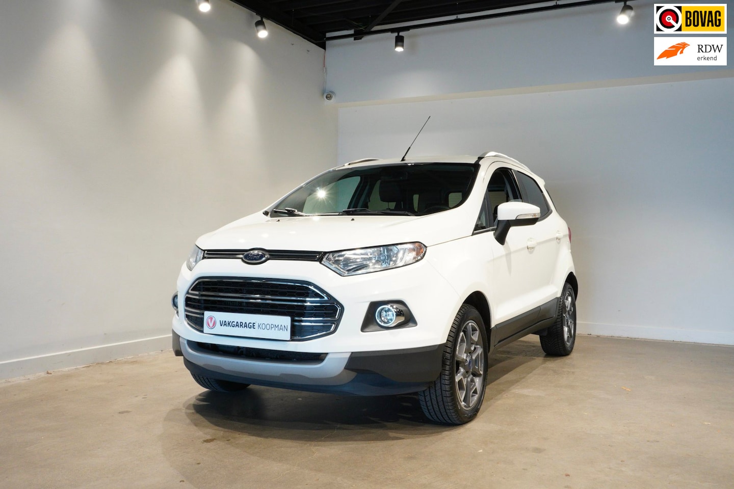 Ford EcoSport - 1.0 EcoBoost Titanium Stoelverwarming|PDC|Cruise - AutoWereld.nl