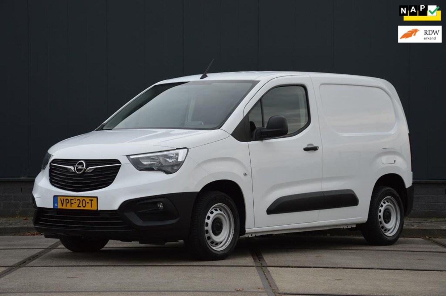 Opel Combo - 1.5D L1H1 Edition 102 PK Euro 6 Airco Navi Schuifdeur - AutoWereld.nl