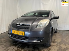Toyota Yaris - 1.3 VVTi Sol - Schade