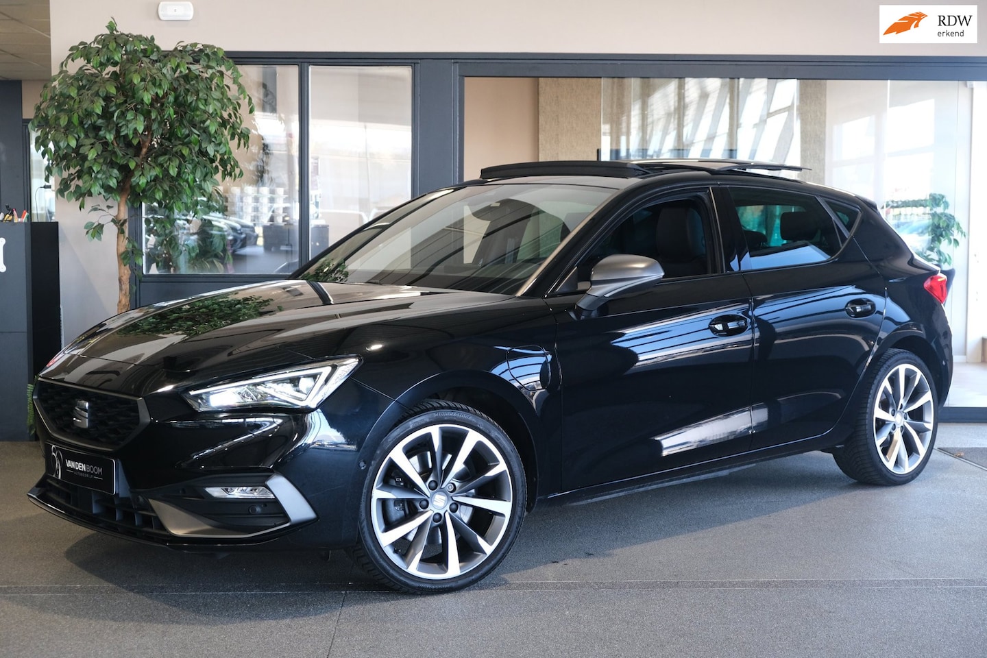 SEAT Leon - 1.4 TSI eHybrid PHEV FR 204PK Pano Navi Cam ACC Led - AutoWereld.nl