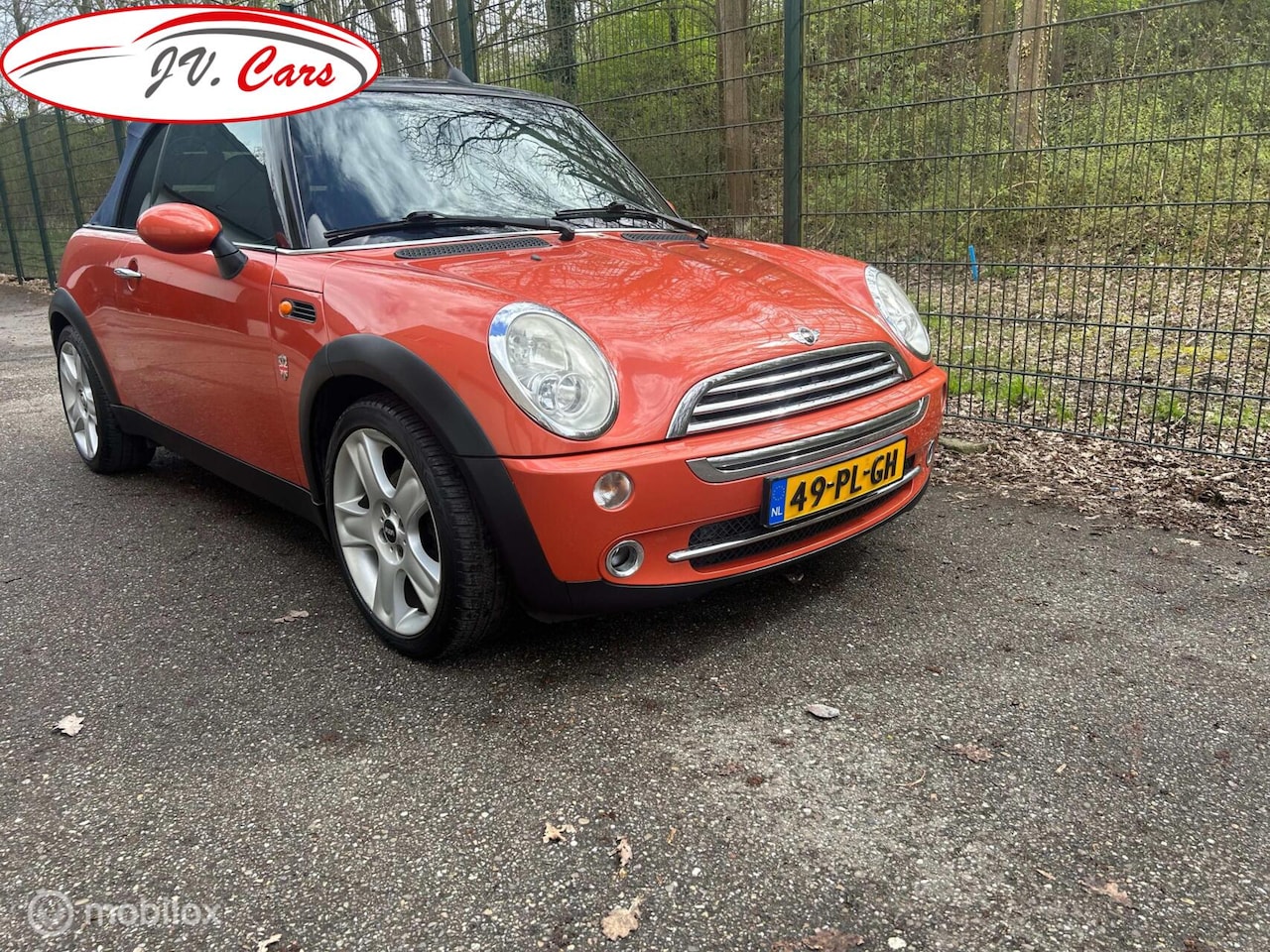 MINI Cabrio - 1.6 Cooper Chili| Leder | Airco | Cruise | NAP | APK 2027 - AutoWereld.nl
