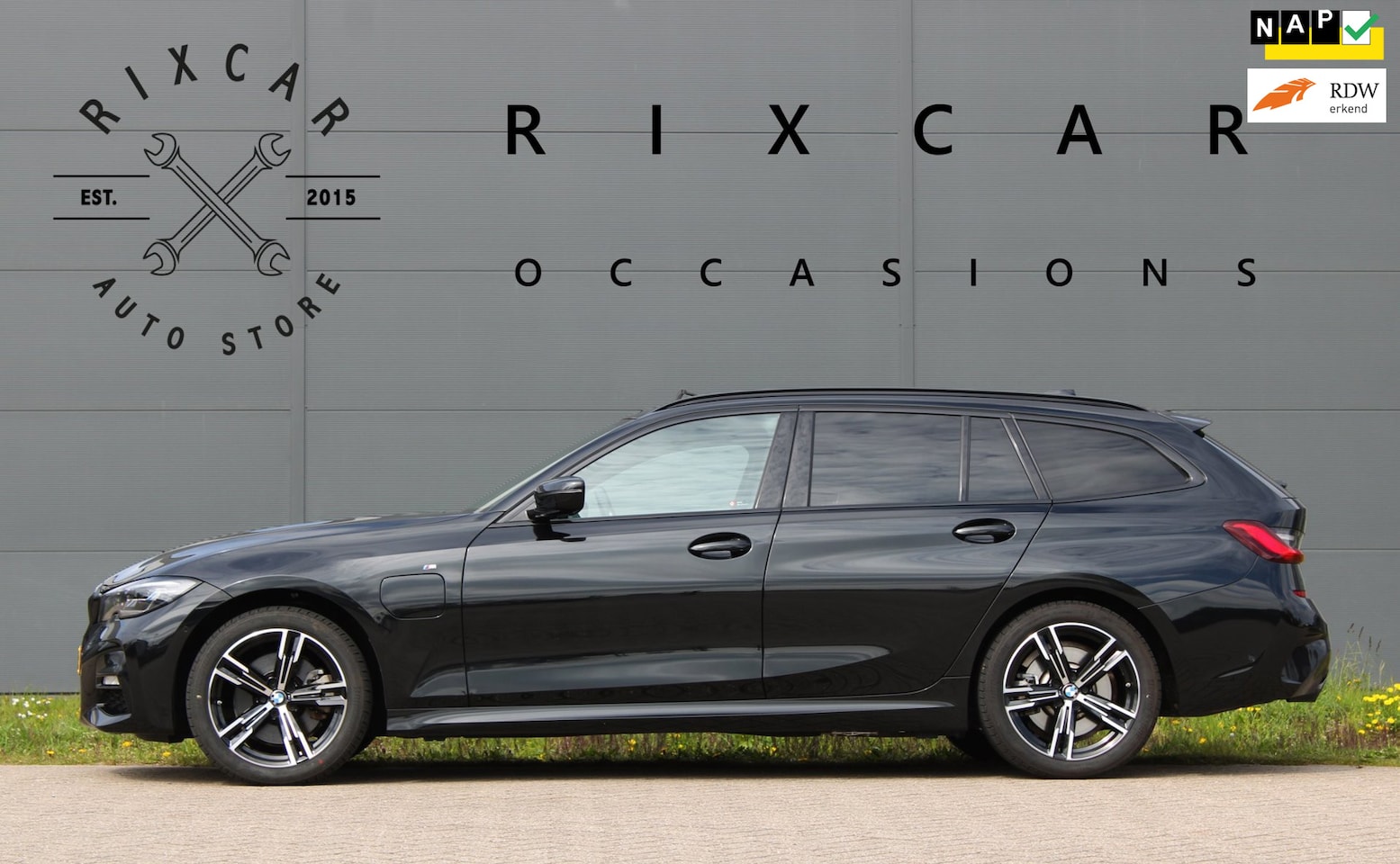 BMW 3-serie Touring - 320e BusinessEditionPlus M-Pakket Schuifdak Leder Carplay !!NIEUWBINNEN!! - AutoWereld.nl