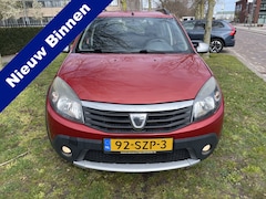 Dacia Sandero Stepway - 1.6 LPG Zuinig hoge zit AIRCO nap nl auto motor kap wat blanke lak af zie foto’s
