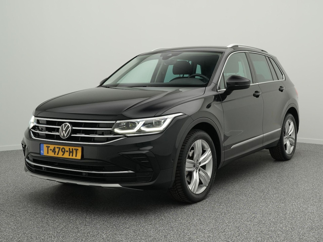 Volkswagen Tiguan - Elegance 1.5 TSI 150 PK DSG | LED Matrix | Ergo Zetels | Trekhaak | Achteruitrijcamera | K - AutoWereld.nl