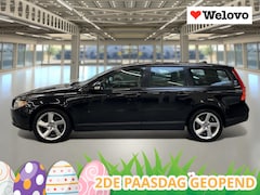 Volvo V70 - 2.0 Momentum Leder, trekhaak, goed onderhouden
