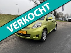 Daihatsu Sirion 2 - 1.0-12V Premium Airco LM velgen D. OH